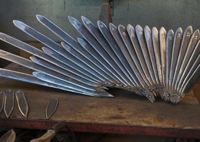 creation plume en métal
