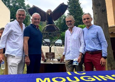 sculpture aigle en metal tennis club de Mougins avec Mr Le Maire